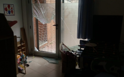 Una de les portes trencades | Cedida La Baldufa